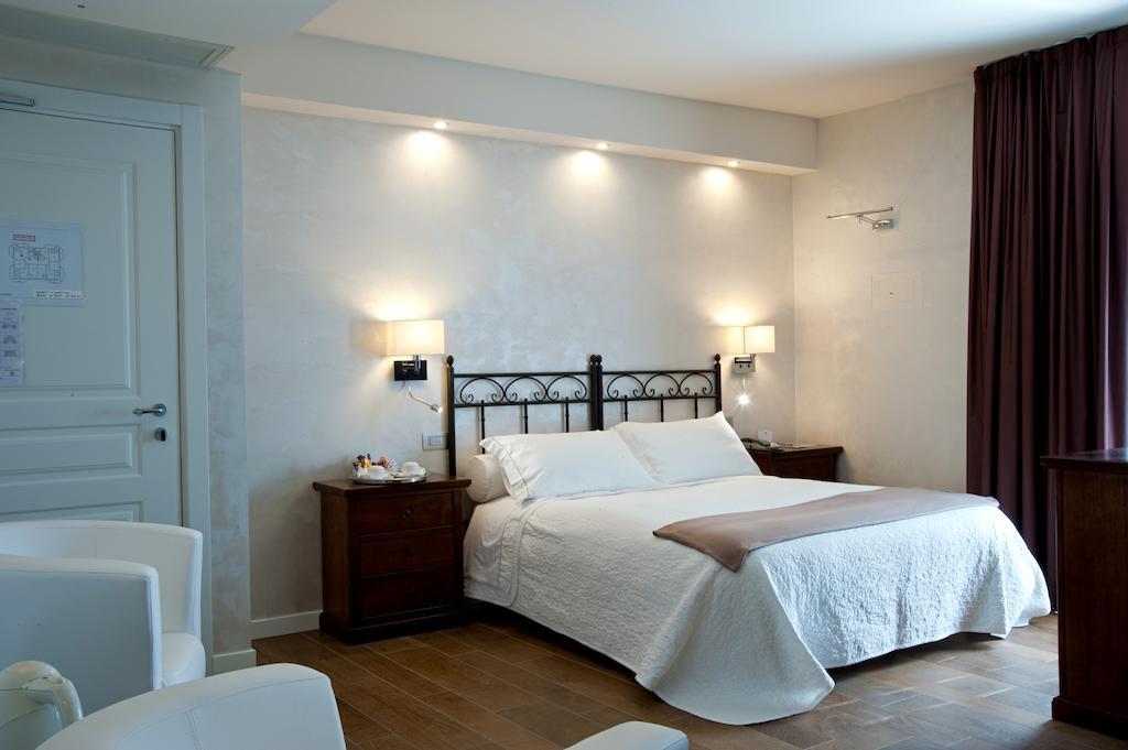 Hotel Ferro Di Cavallo Павуло нел Фриняно Стая снимка
