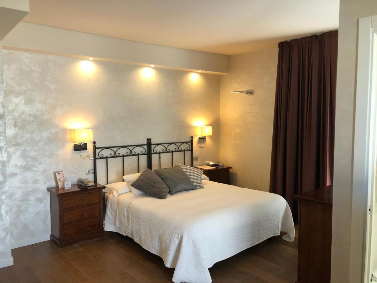 Hotel Ferro Di Cavallo Павуло нел Фриняно Екстериор снимка